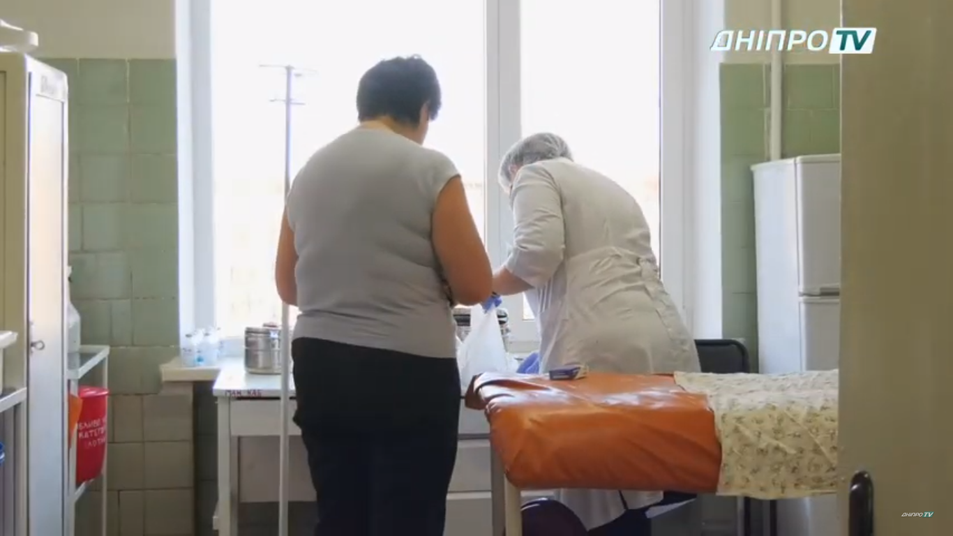Дніпровським лікарням не вистачає медсестер