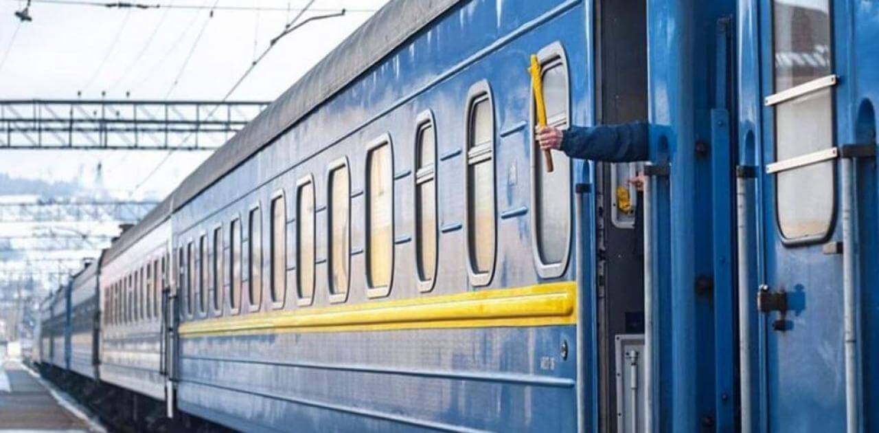 Через обстріли Нікополя та Марганця Укрзалізниця призначила додатковий потяг Київ-Запоріжжя
