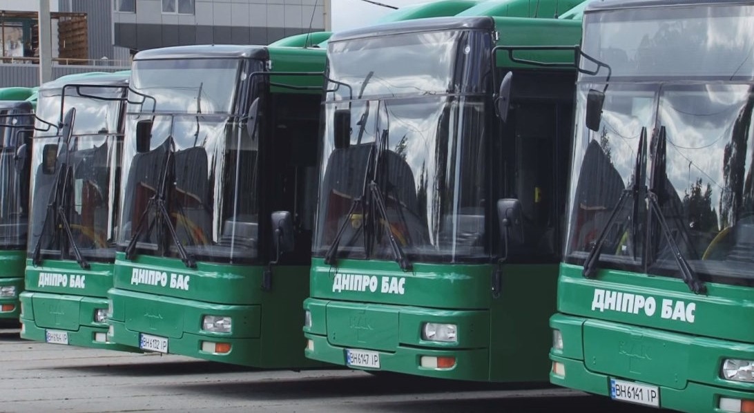 Незважаючи на негоду, сьогодні у Дніпрі працювали 98% автобусів
