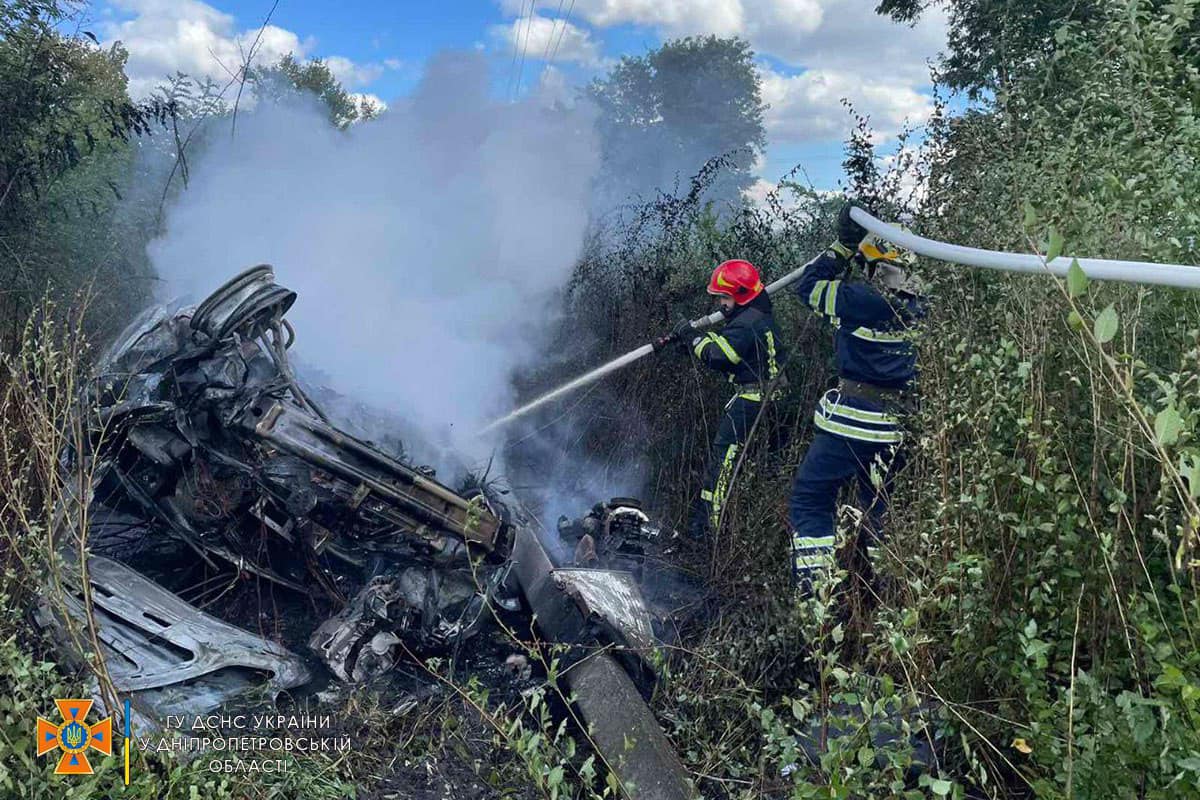 ونتيجة للحادث ، اشتعلت النيران في سيارة ركاب في منطقة كاميان: لقي ثلاثة أشخاص مصرعهم