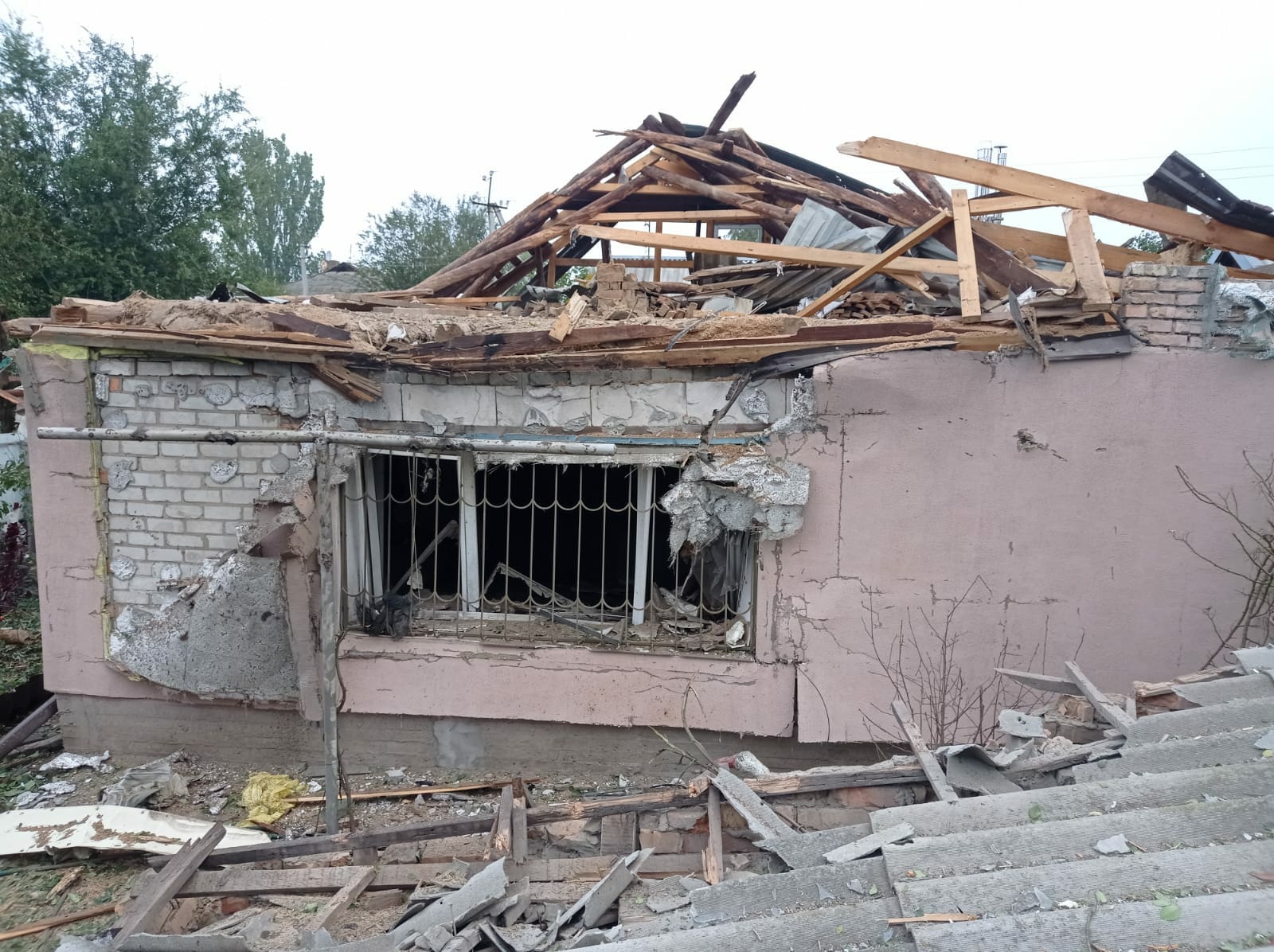 Houses were damaged, people were injured: the police are documenting the consequences of shelling in the Nikopol district