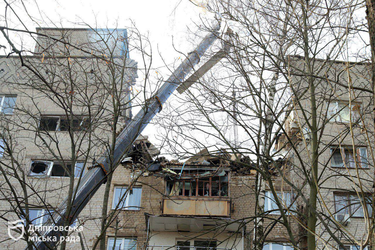 18 квартир будинку на вул. Бажова, куди вдарив російський «шахед», тимчасово відселять. Місто компенсує власникам оренду житла