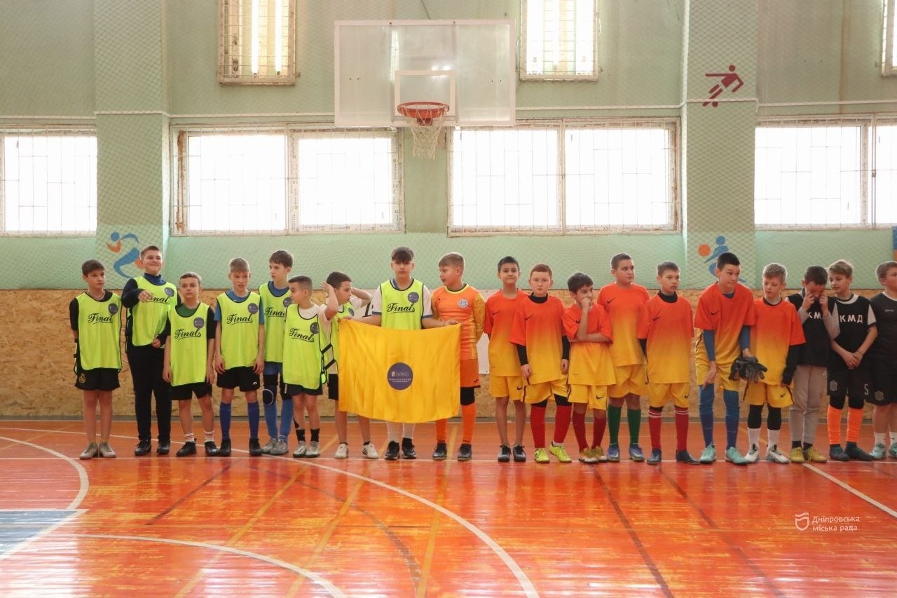 «Пліч-о-пліч Всеукраїнські шкільні ліги з футзалу». У Дніпрі 7 команд боролись за першість