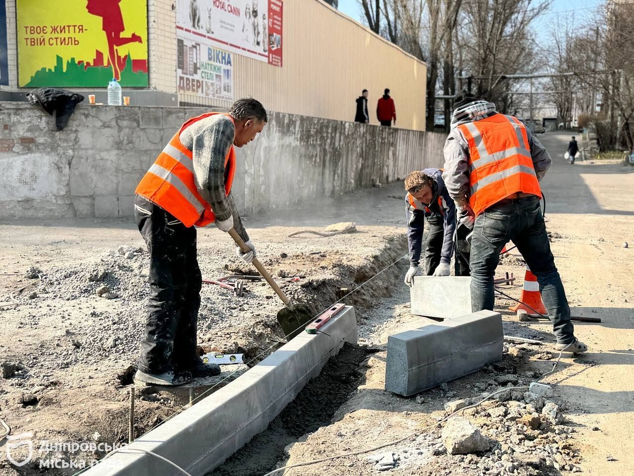 Безпека для пішоходів і водіїв: комплексний ремонт вулиць Дніпра продовжується 