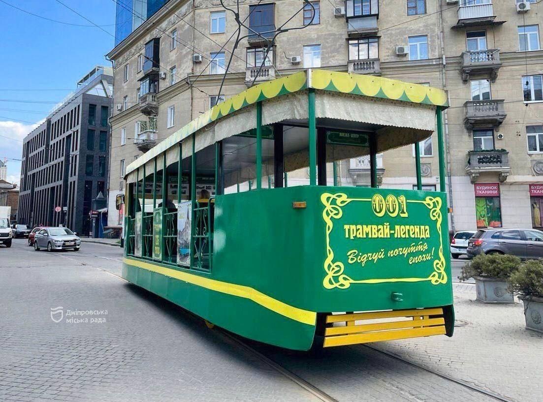 Найстаріший трамвайний вагон Дніпра вийшов на маршрут. Ретротрамвай працюватиме у вихідні