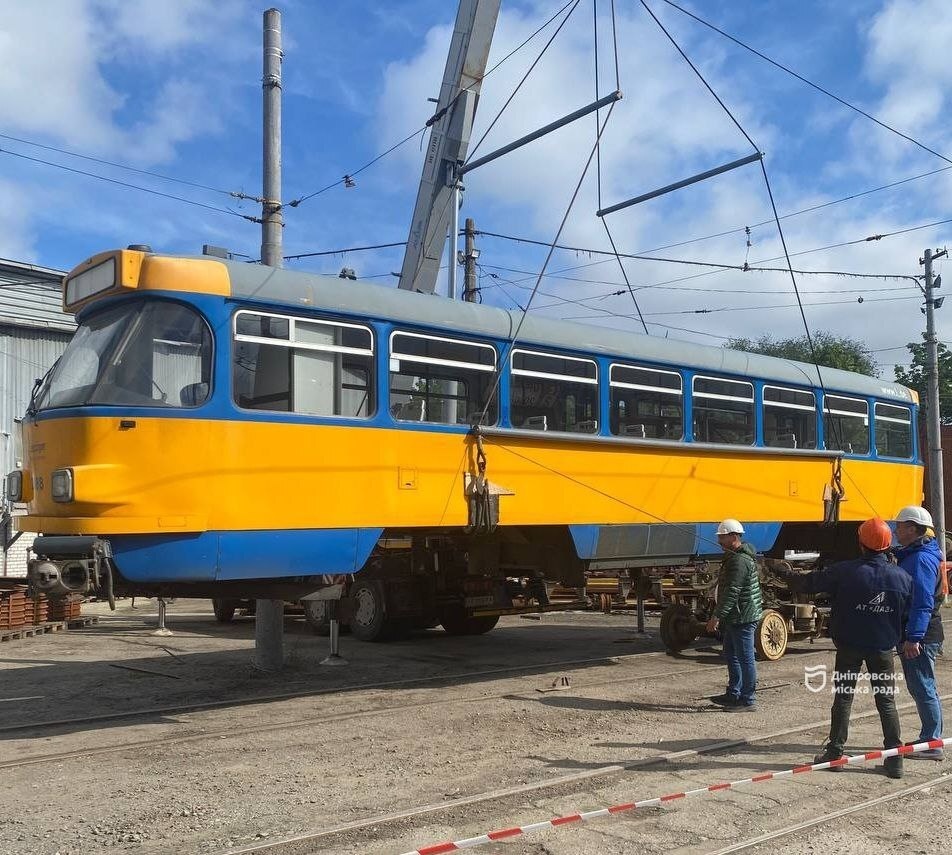 Перша сімка трамвайних вагонів з Лейпцига прибула до Дніпра
