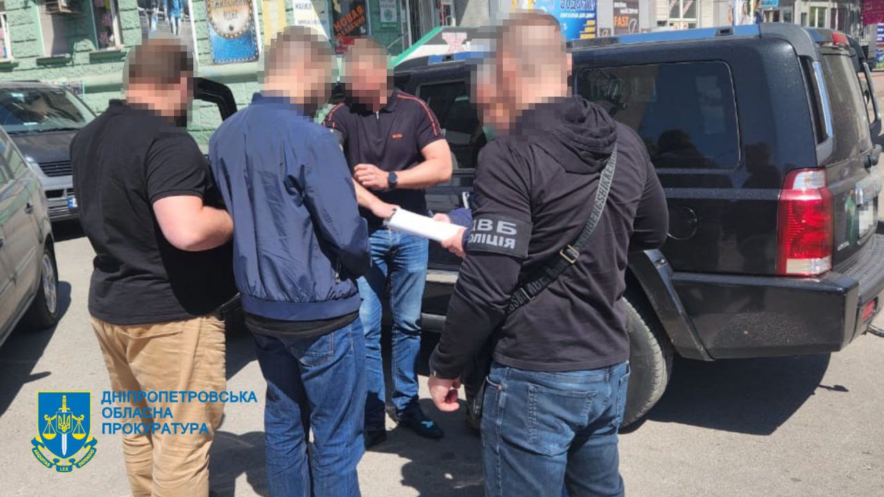 На Дніпропетровщині затримали поліцейського на хабарі — прокуратура