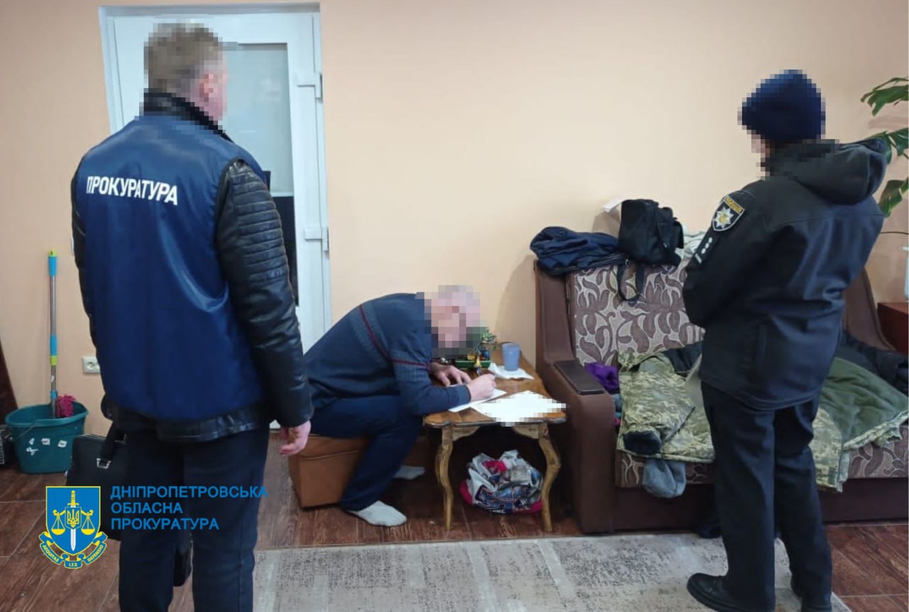 Житель Дніпропетровщини ошукав батька загиблого військового на понад 2,5 млн грн: підприємця-шахрая судитимуть