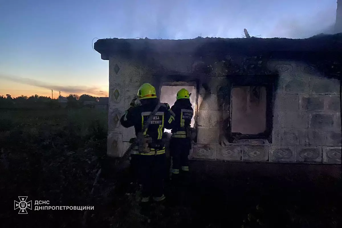 Під час ліквідації пожежі в Дніпровському районі надзвичайники виявили людину без ознак життя