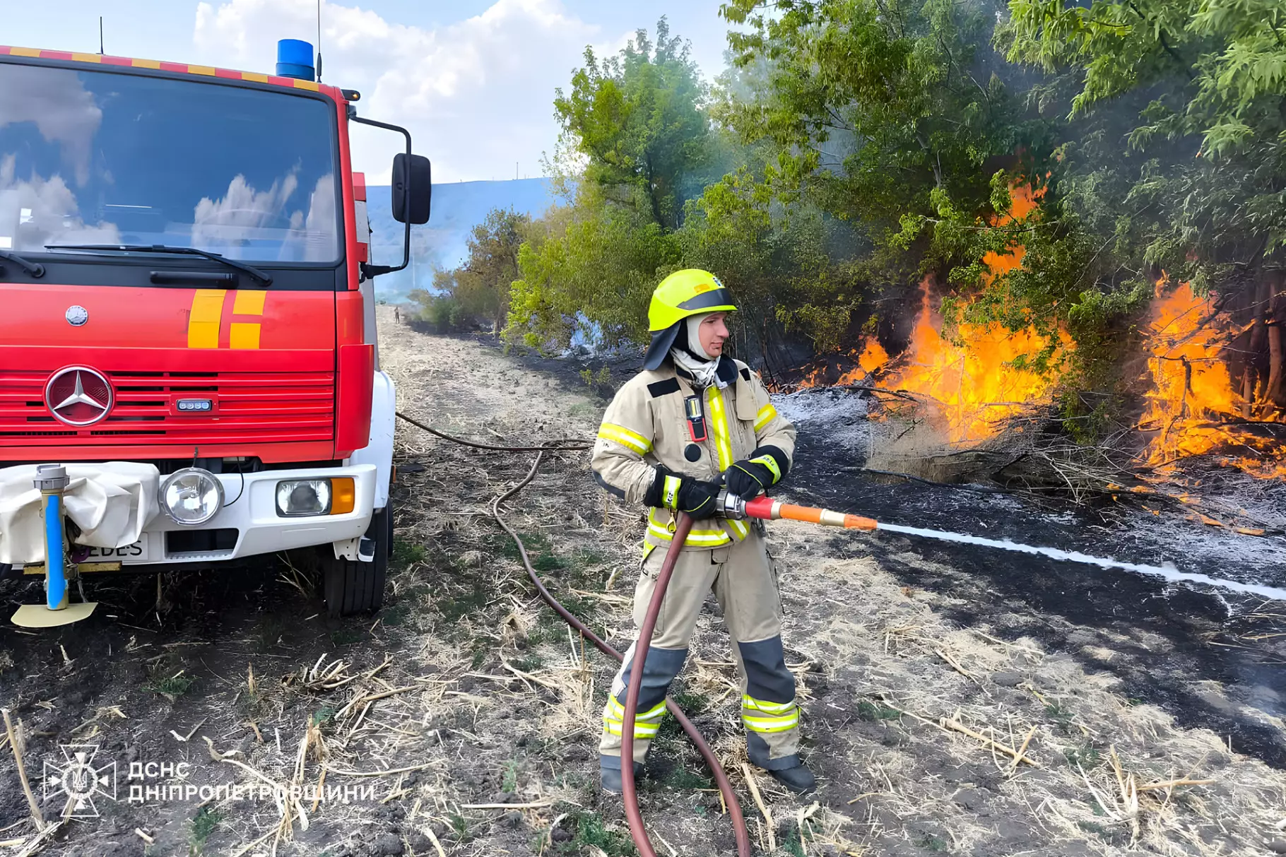 72 пожежі в екосистемах ліквідували за добу надзвичайники Дніпропетровщини