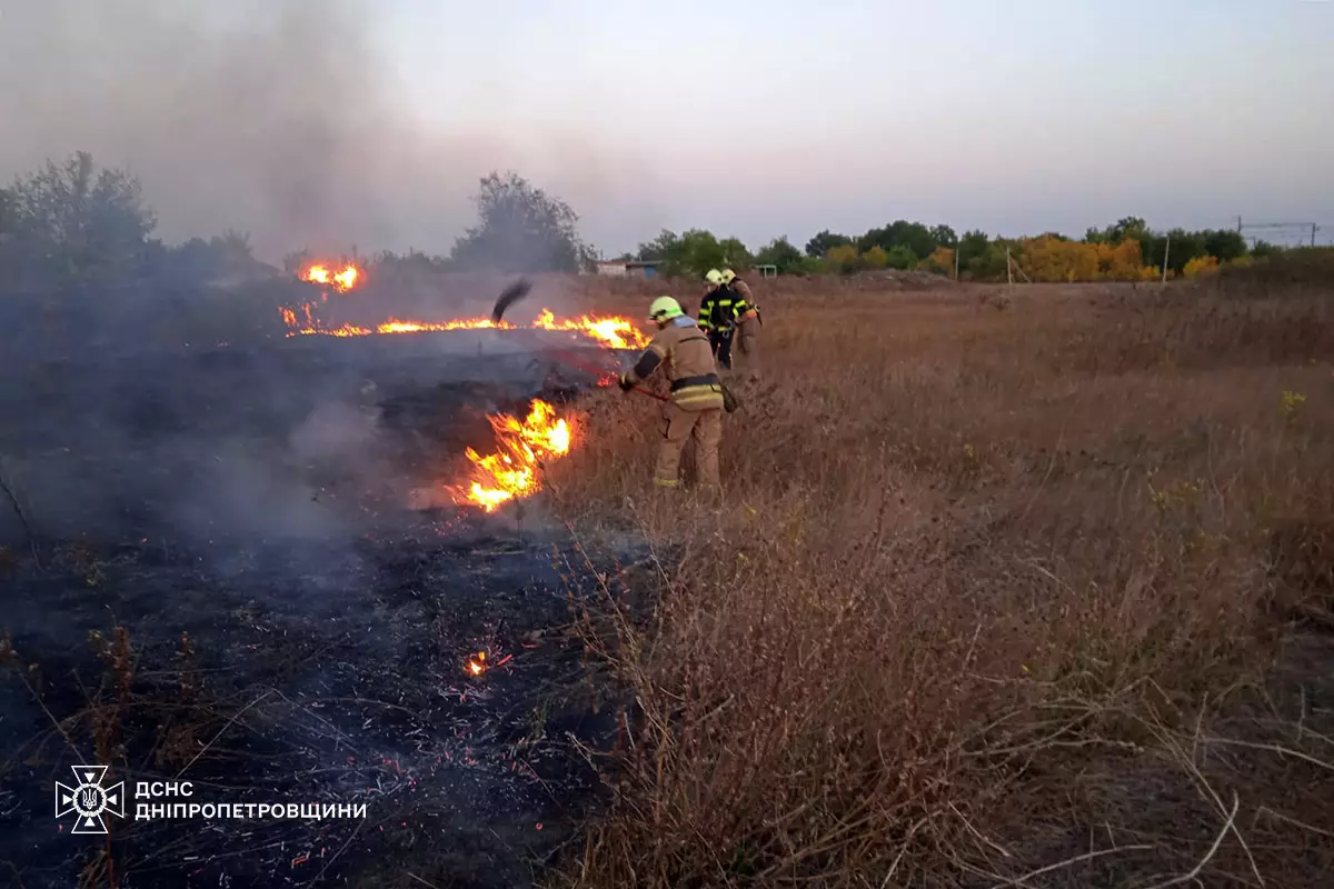 67 пожеж в екосистемах ліквідували за добу надзвичайники Дніпропетровщини