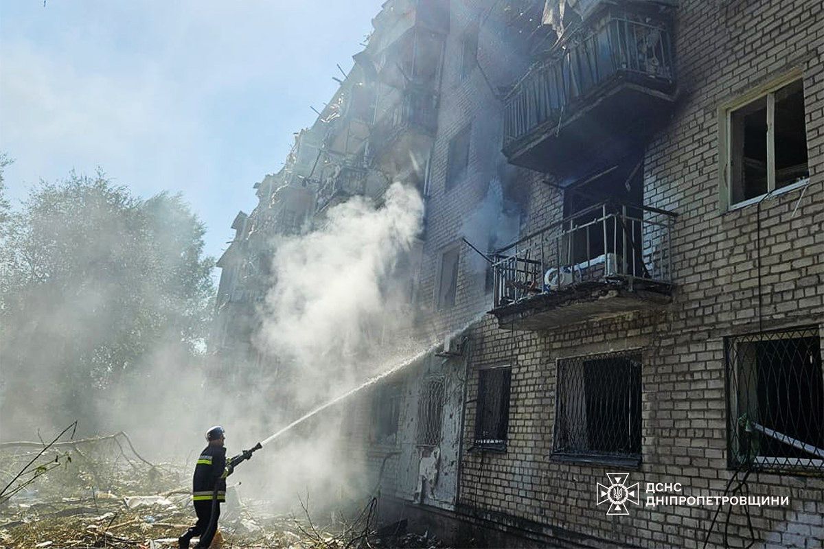 Внаслідок обстрілу пошкоджено житловий будинок у Павлограді: відомо про одного загиблого, серед поранених діти (ОНОВЛЕНО)