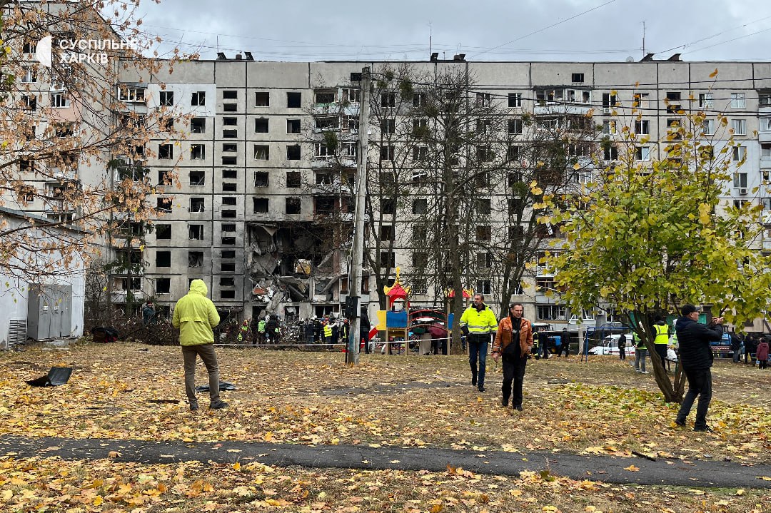 Окупанти атакували Україну 12-ма ракетами, 43-ма БпЛА та КАБами: є жертви та руйнування