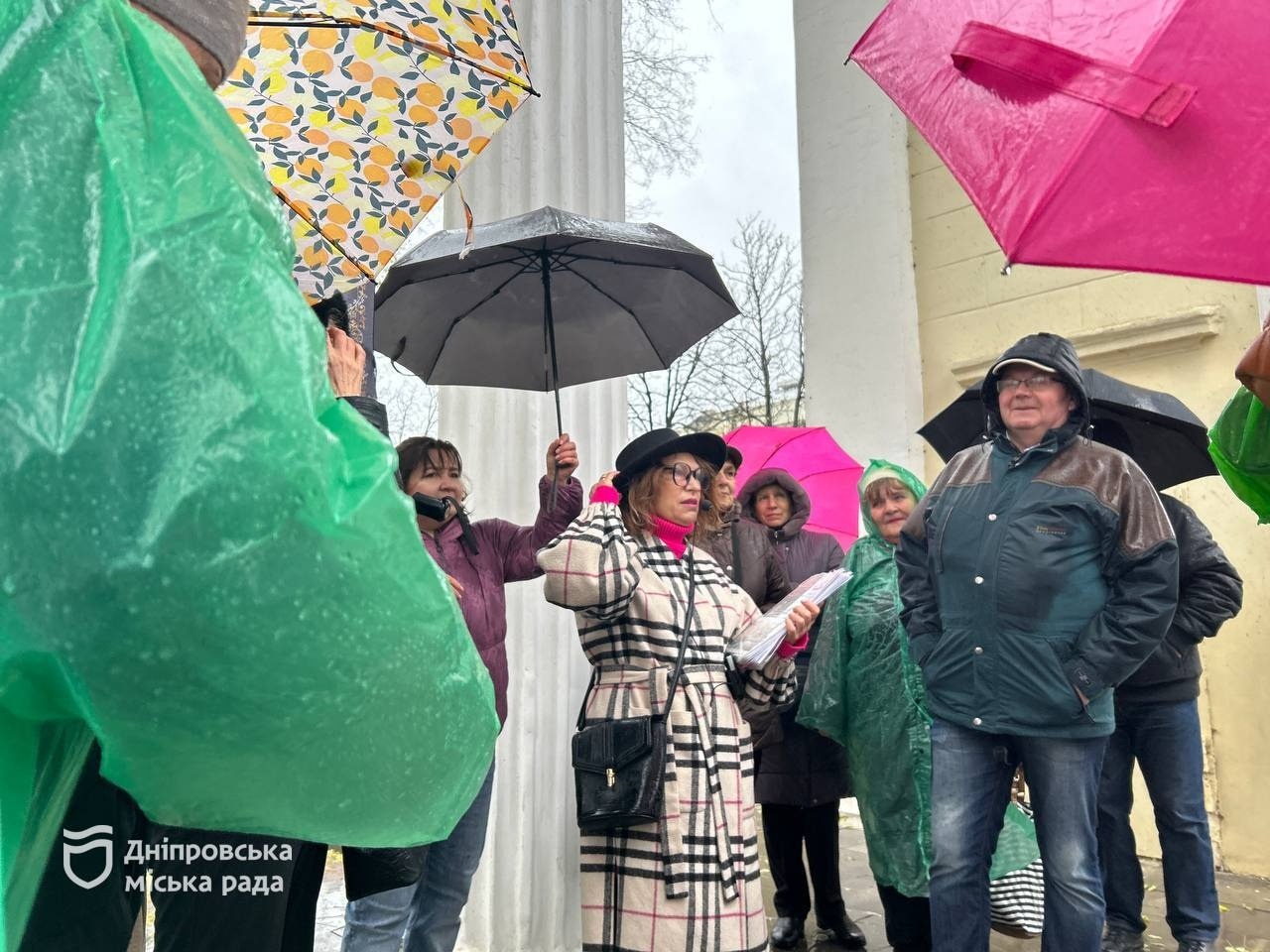 Хований підземний перехід, оздоблення будинків, таємниці про еліту міста: у Дніпрі провели чергову безкоштовну екскурсію