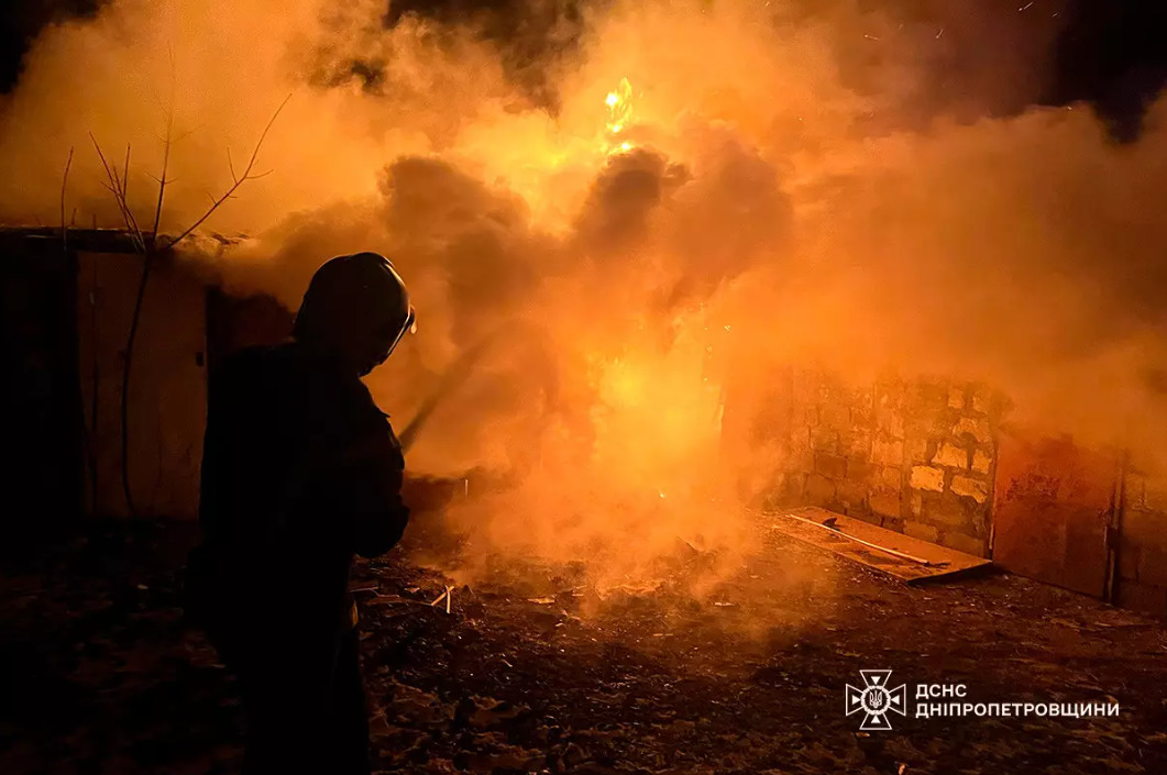 У Кам’янському вночі горіли приватні гаражі