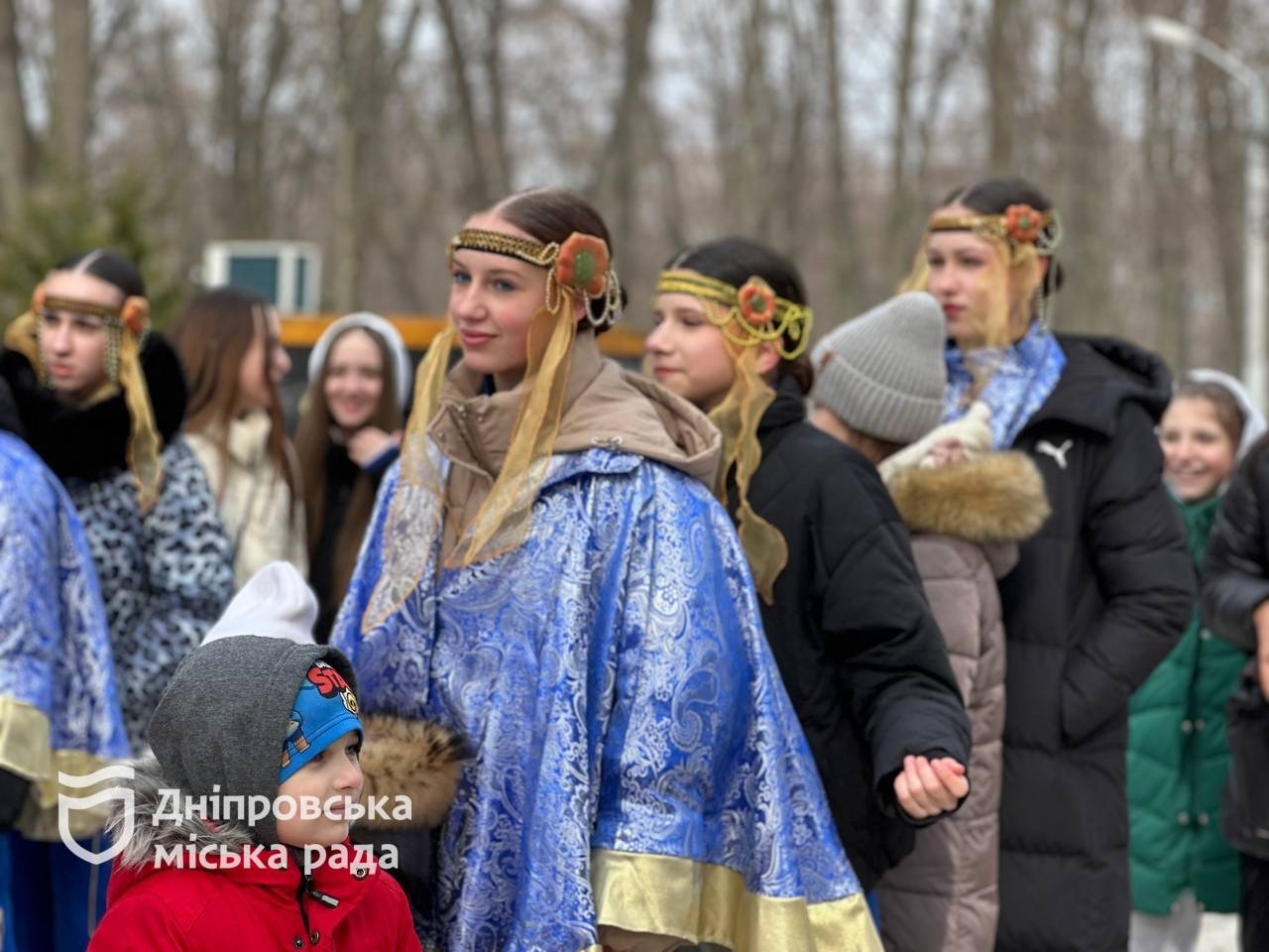 Парад хусток, ярмарок і спалення Колеса Зими. Як у Дніпрі провели свято Колодія