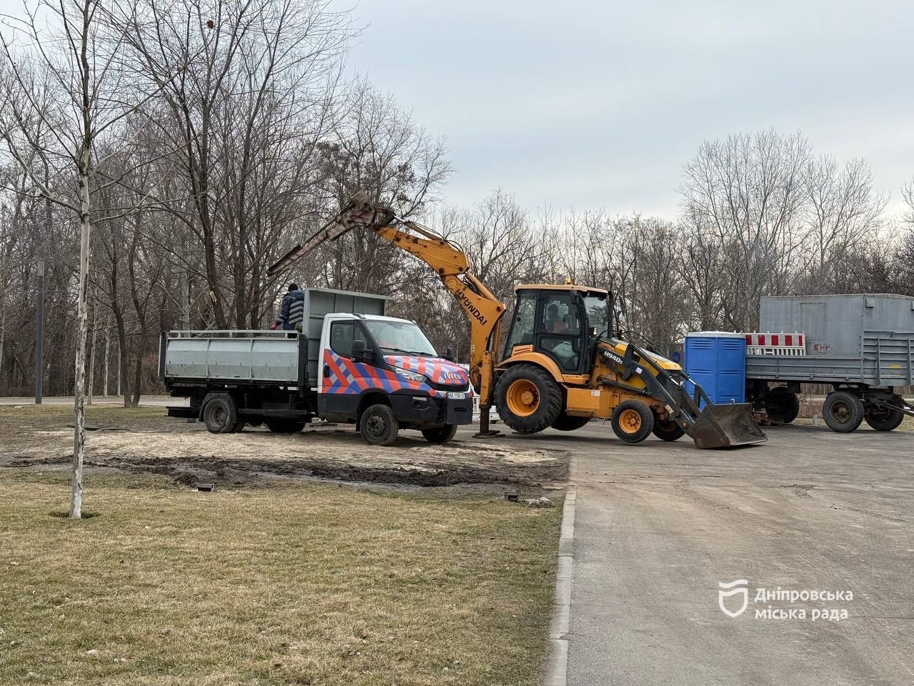 Для безпеки та зручності містян: у Дніпрі тривають роботи з оновлення зливової системи