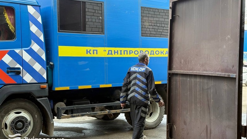 Контроль якості води, сучасне обладнання та гідні умови для співробітників: як працюють водопровідні дільниці та насосні станції Дніпра