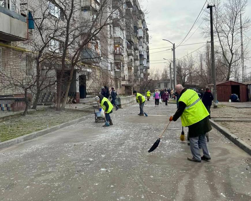 Через ворожу атаку близько 10 тис. дніпрян залишилися без світла та води. Місто розгортає пункти незламності, енергетики працюють над відновленням, — Філатов