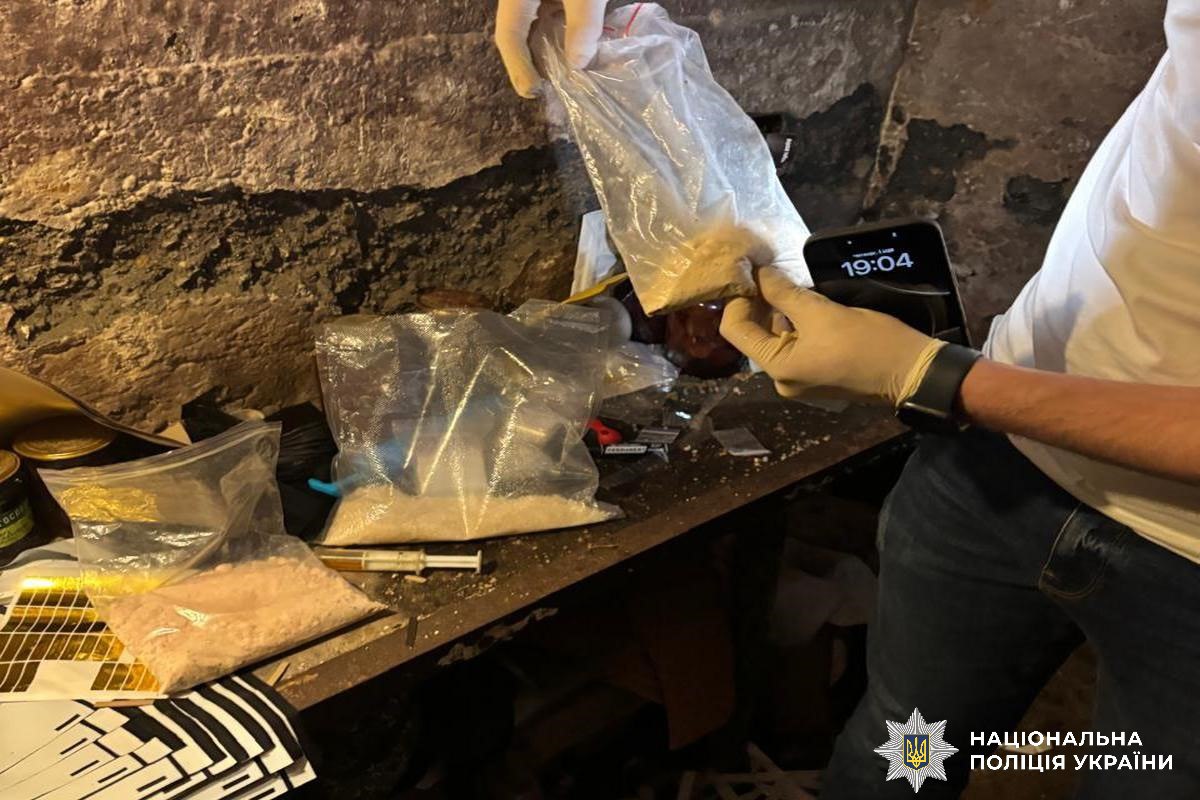 Оборудка 12 млн грн щомісяця: на Дніпропетровщині викрито масштабне наркоугруповання