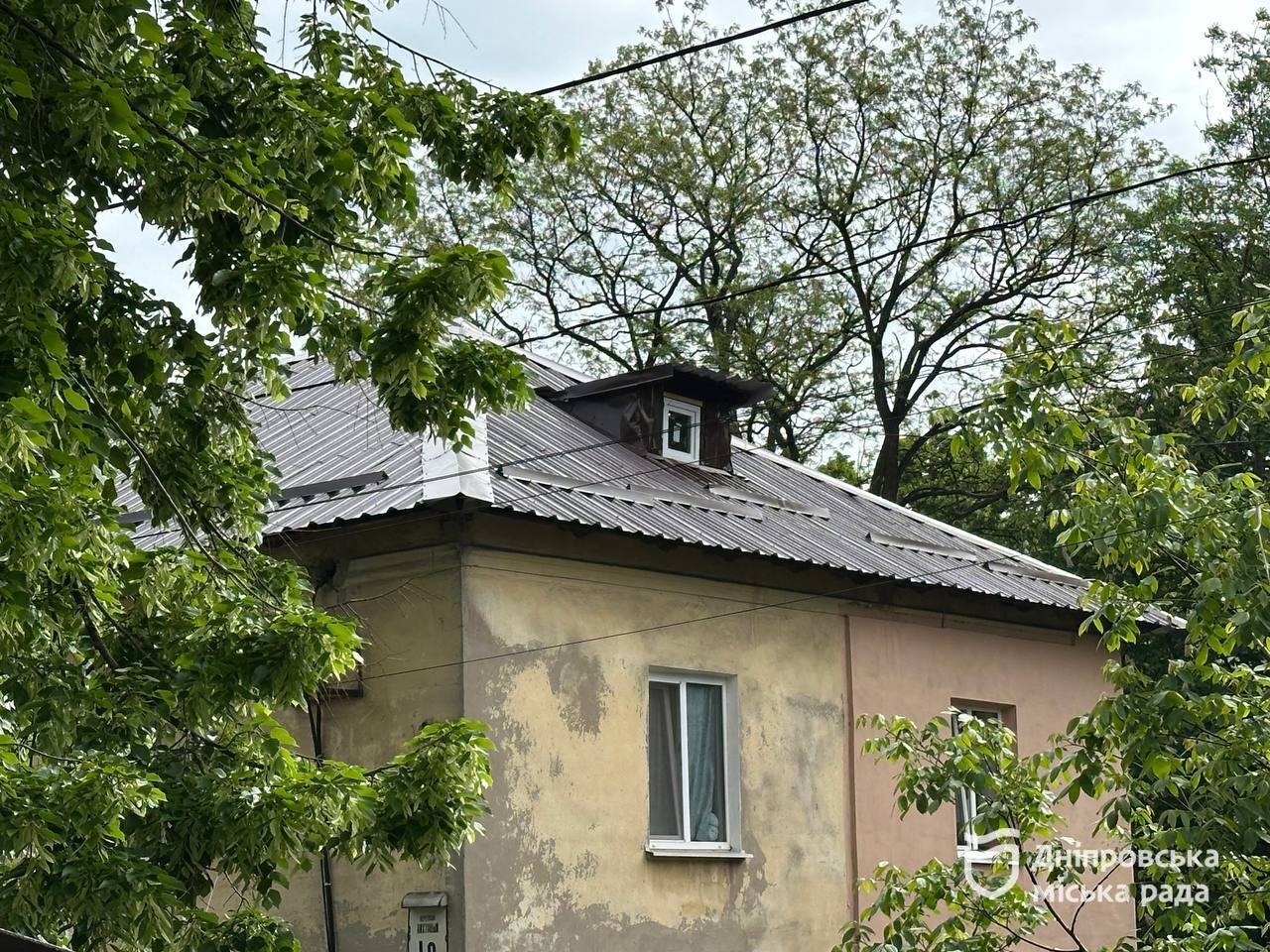 У Дніпрі триває заміна старих покрівель. З початку року капітальні ремонти виконали на 33 об’єктах
