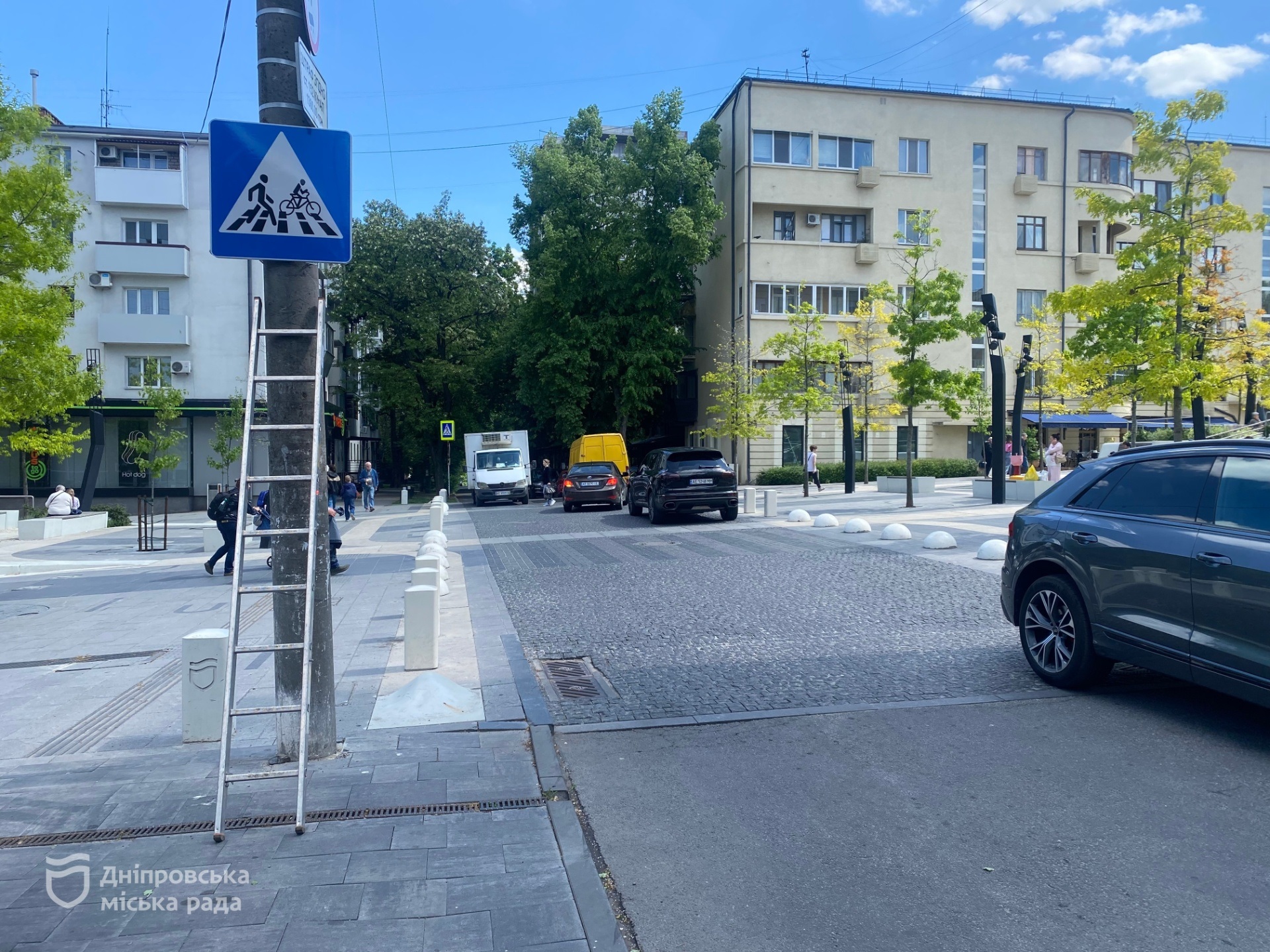 На прохання місцевих на вулиці Івана Акінфієва у Дніпрі запроваджується односторонній рух транспорту