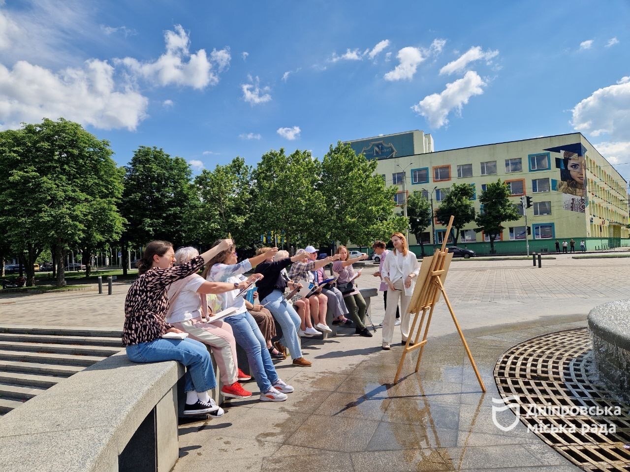 Дніпро надихає. Містяни створювали скетчі на Січеславській Набережній