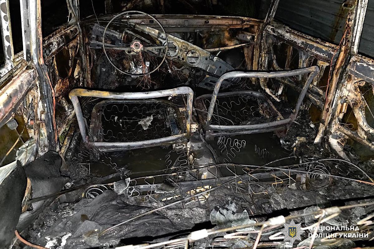 У Кривому Розі 37-річний чоловік підпалив автівку: поліцейські затримали підозрюваного