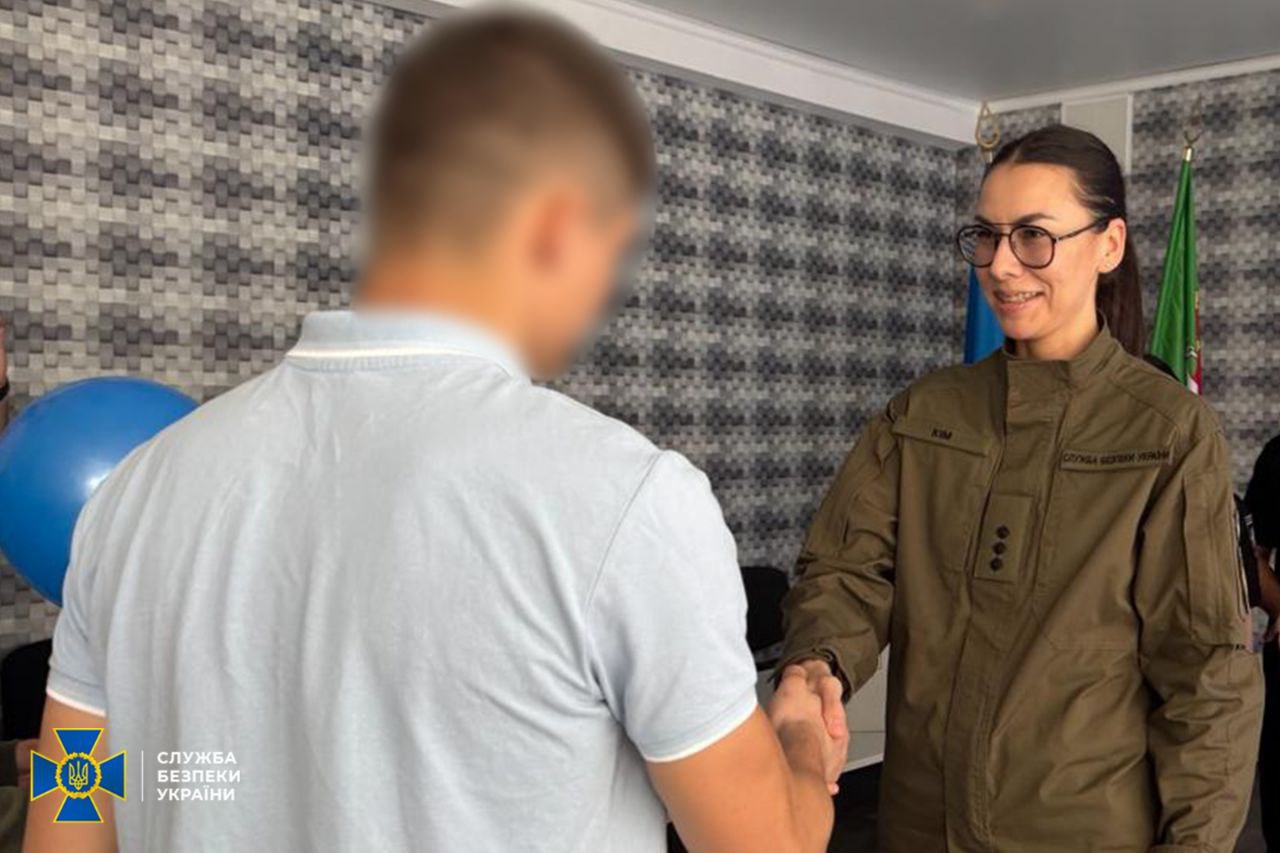Хлопці з Кривого Рогу відмовилися працювати на ворога: їх відзначили СБУ та Нацполіція