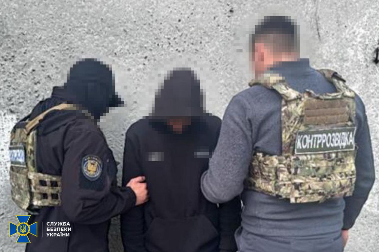На Дніпропетровщині двоє хлопців на замовлення ворога підпалювали релейні шафи залізниці