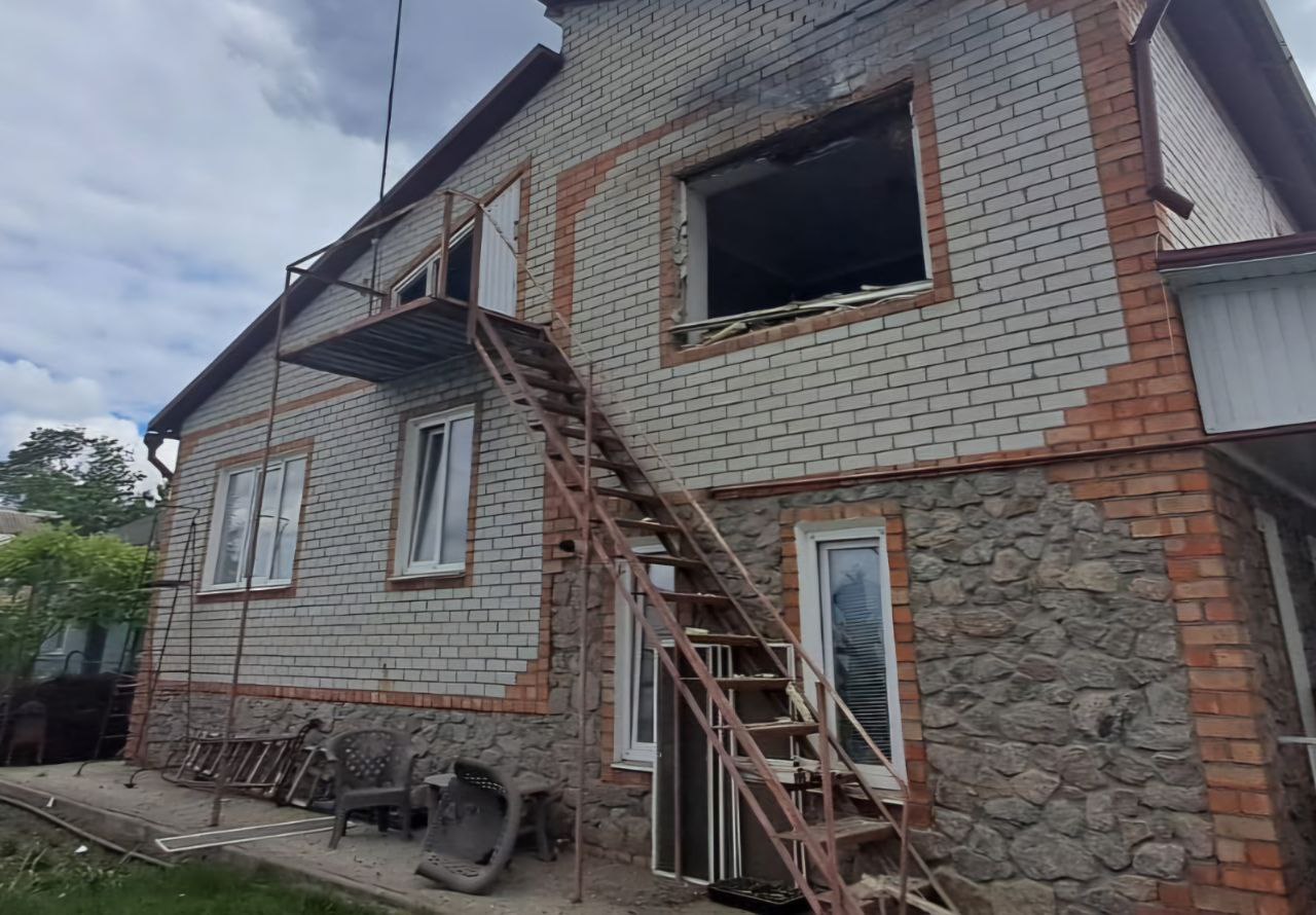 Окупанти атакували три райони Дніпропетровщини: є поранені та руйнування