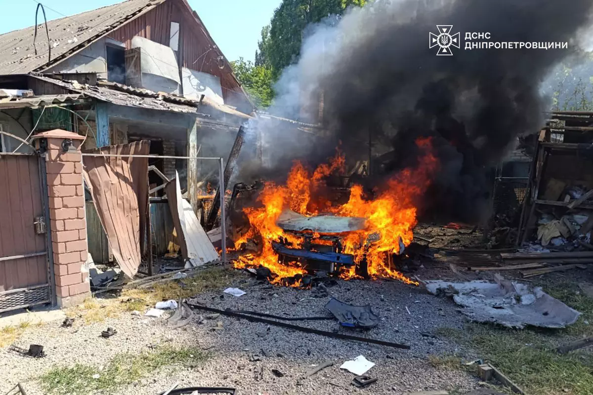 росіяни вдарили по Нікополю: загинув чоловік, ще один — поранений