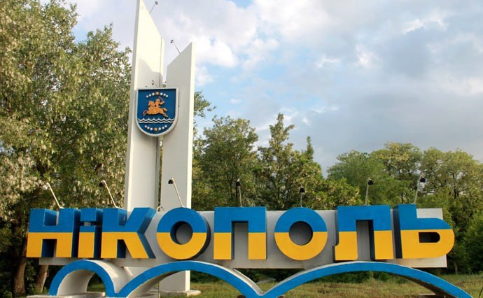 росіяни у Нікополі скинули снаряд з БпЛА: постраждав чоловік