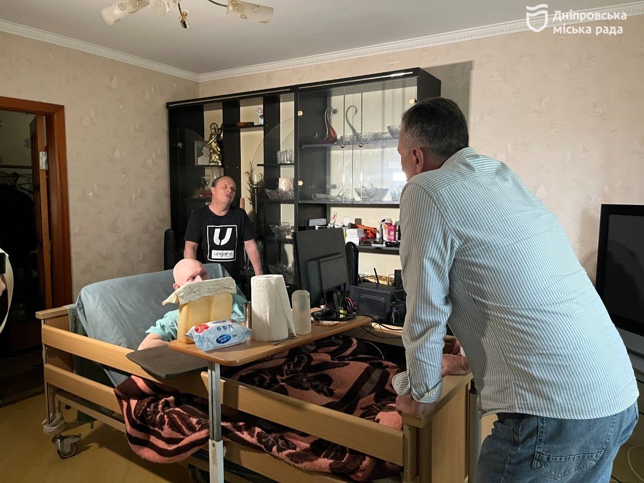 Дніпро піклується про людей з інвалідністю: близько 6 тисячам містян похилого віку безкоштовно надають послугу «догляд вдома»
