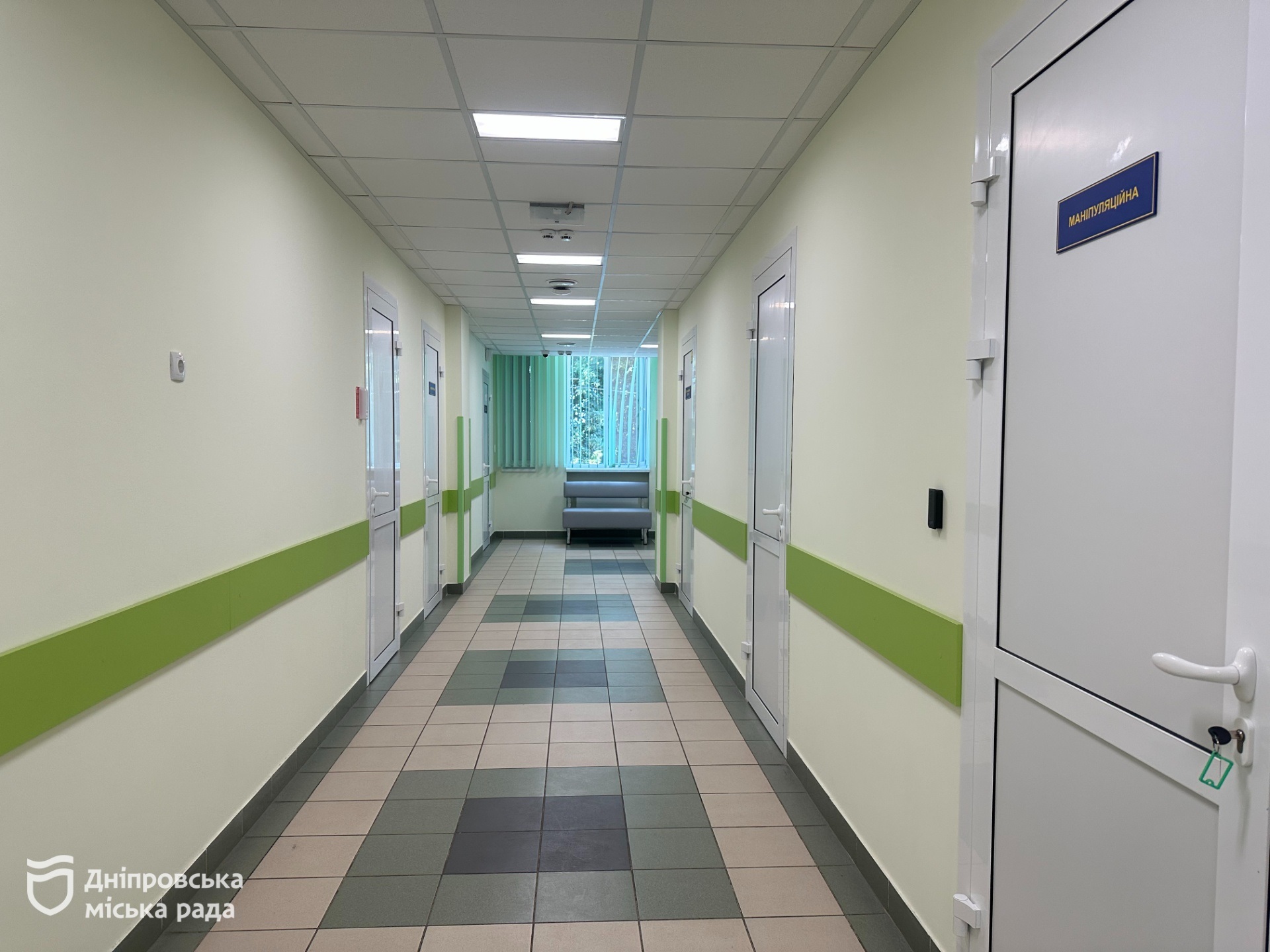 У Дніпрі діє комплексна система паліативної допомоги – амбулаторії, стаціонари, мобільні бригади