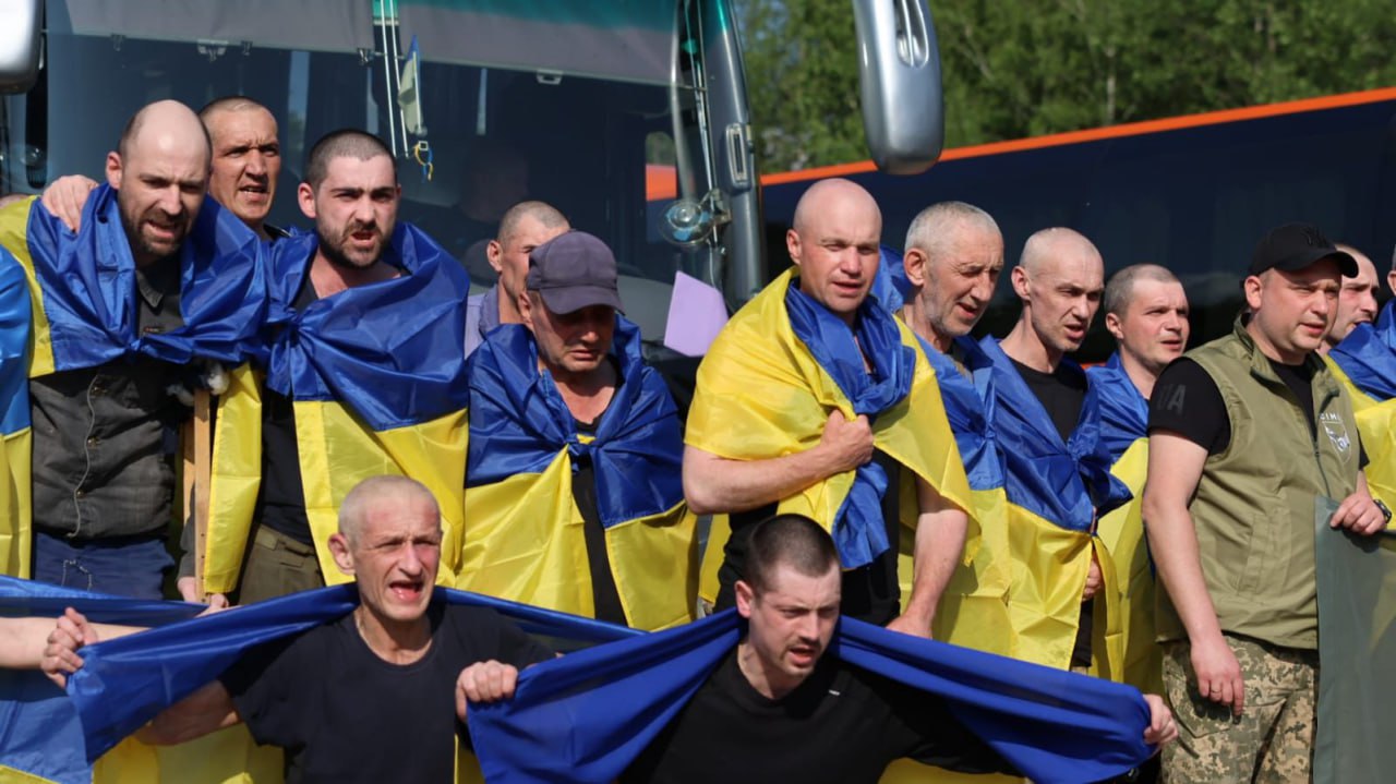 Новий обмін полоненими: Україна повернула поранених та хворих захисників, 19 з них — з Дніпропетровщини
