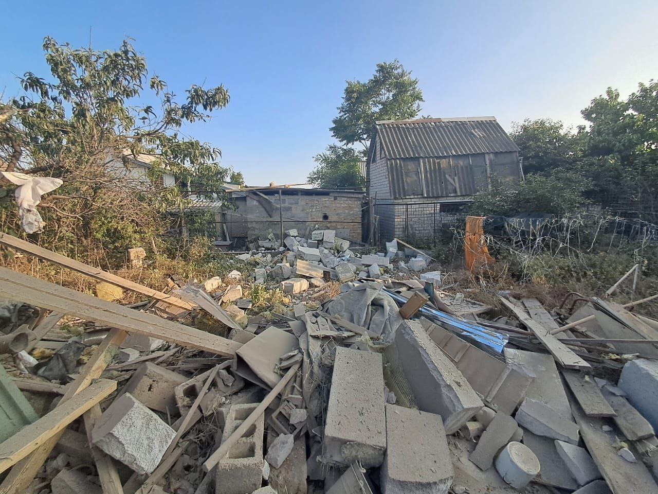 Ворог обстріляв Нікопольський та Синельниківський райони: є руйнування