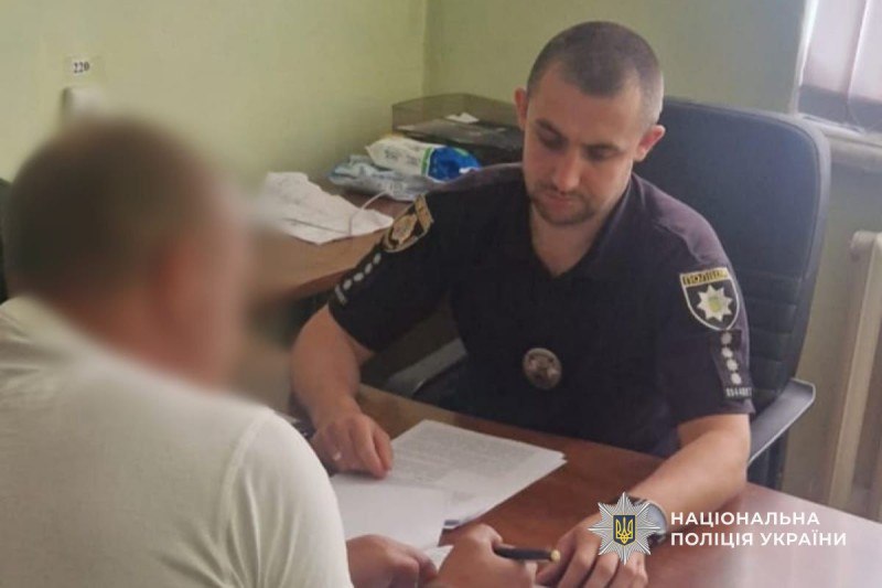 У Кам’янському 38-річний чоловік вдарив знайомого ножем у живіт