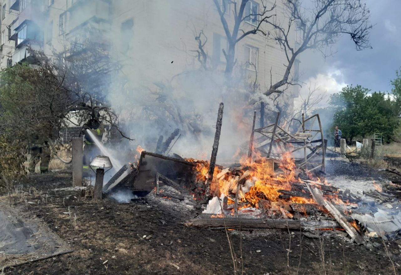 Ворог атакував Нікопольщину: пошкоджено будинки, авто та інфраструктуру
