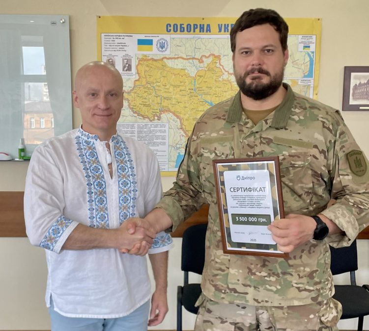 Андрій Денисенко з Андрієм Іллєнком на сесії міської ради