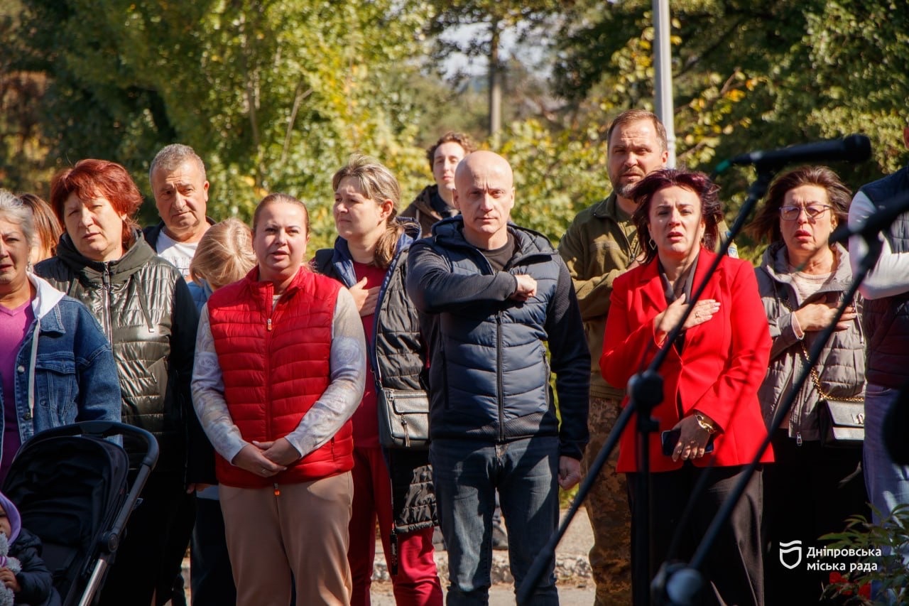 У Дніпрі на алеї пам’яті встановили меморіальні конструкції, присвячені загиблим воїнам 26.09.2025