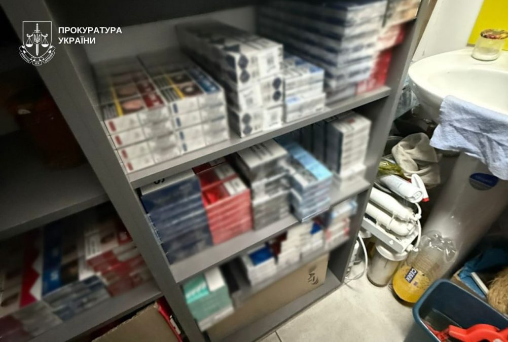 Продаж контрафактного алкоголю та тютюну 2025