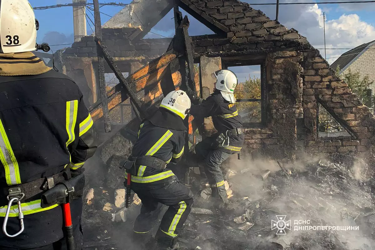 У Павлоградському районі горіла криша житлового будинку 31.10.2025