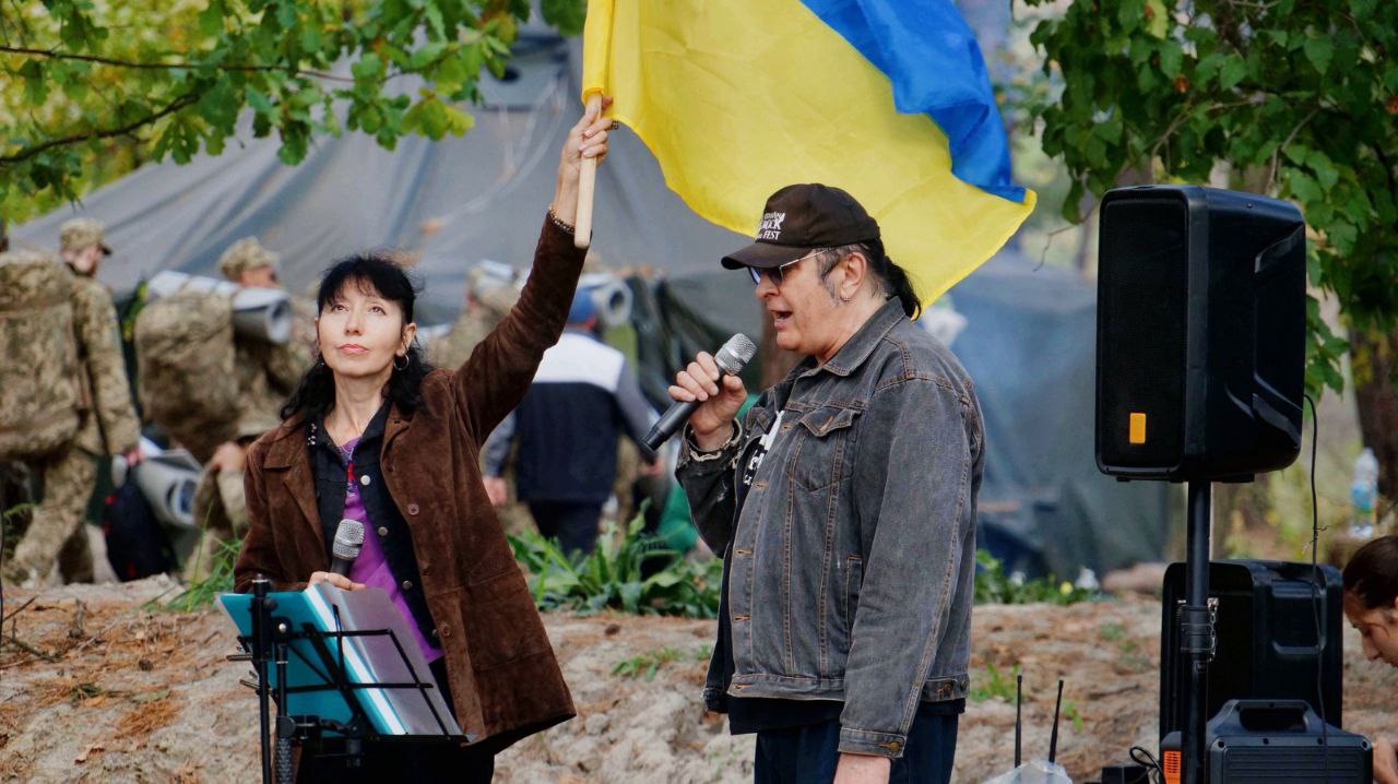 Митці Дніпропетровщини виступають для військових у межах культурологічної місії «Незламна Нація» - 14.10.2025