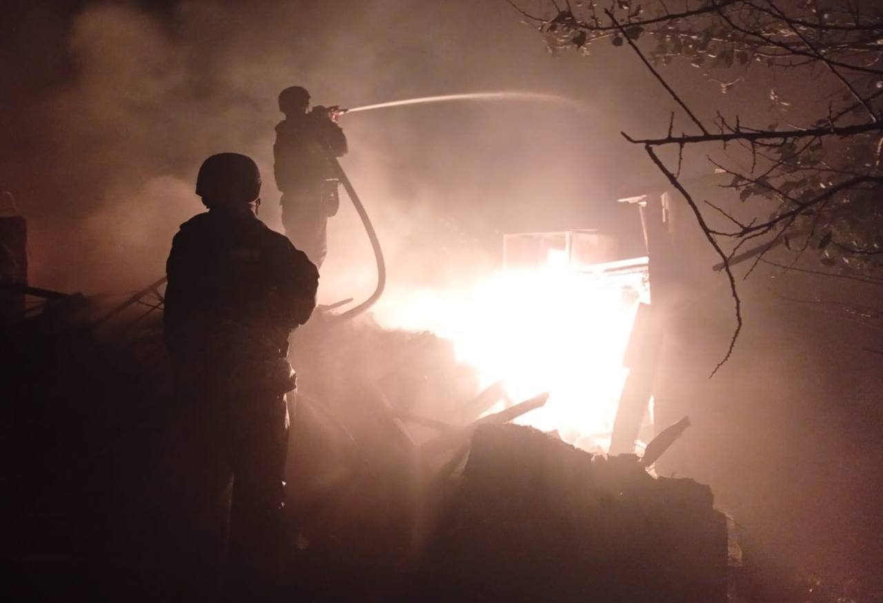 Вночі Дніпро був під атакою БпЛА: ворог бив по 4 районах області, є постраждала