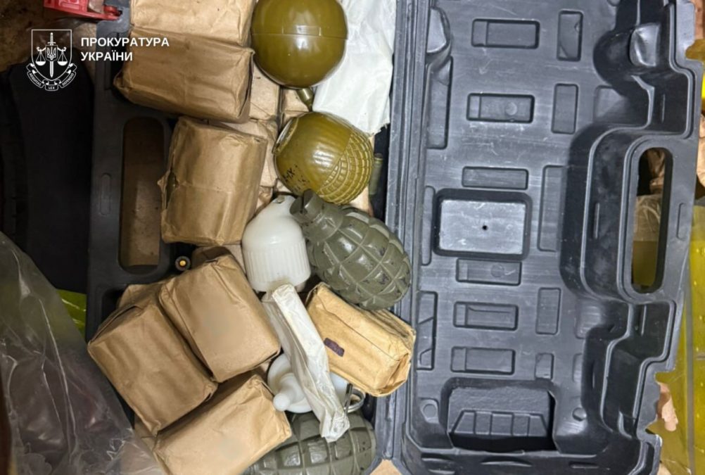 Торгівля зброєю: затримали 2 дніпрян - 9.10.2025