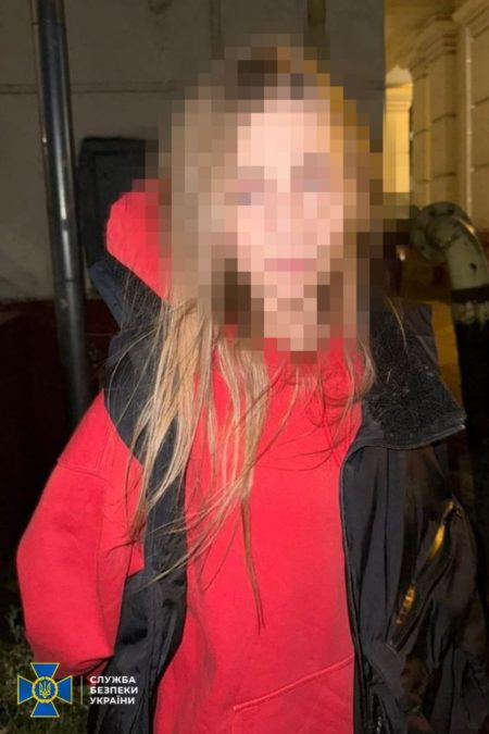 Підпал авто поліцейського у Дніпрі: агентку фсб викрито 17.10.2025