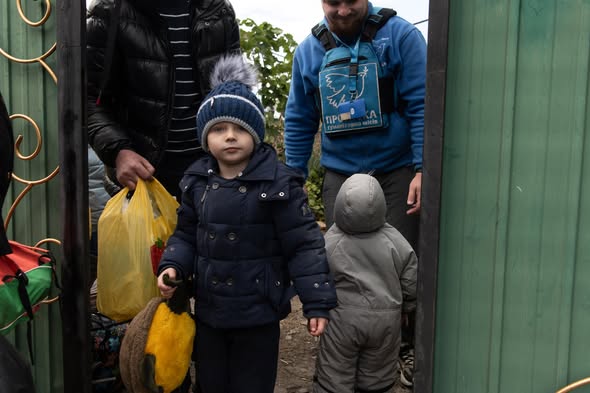 Під час однієї з нічних атак уламок «шахеду» ледь не вбив маленьку дівчинку на Синельниківщині