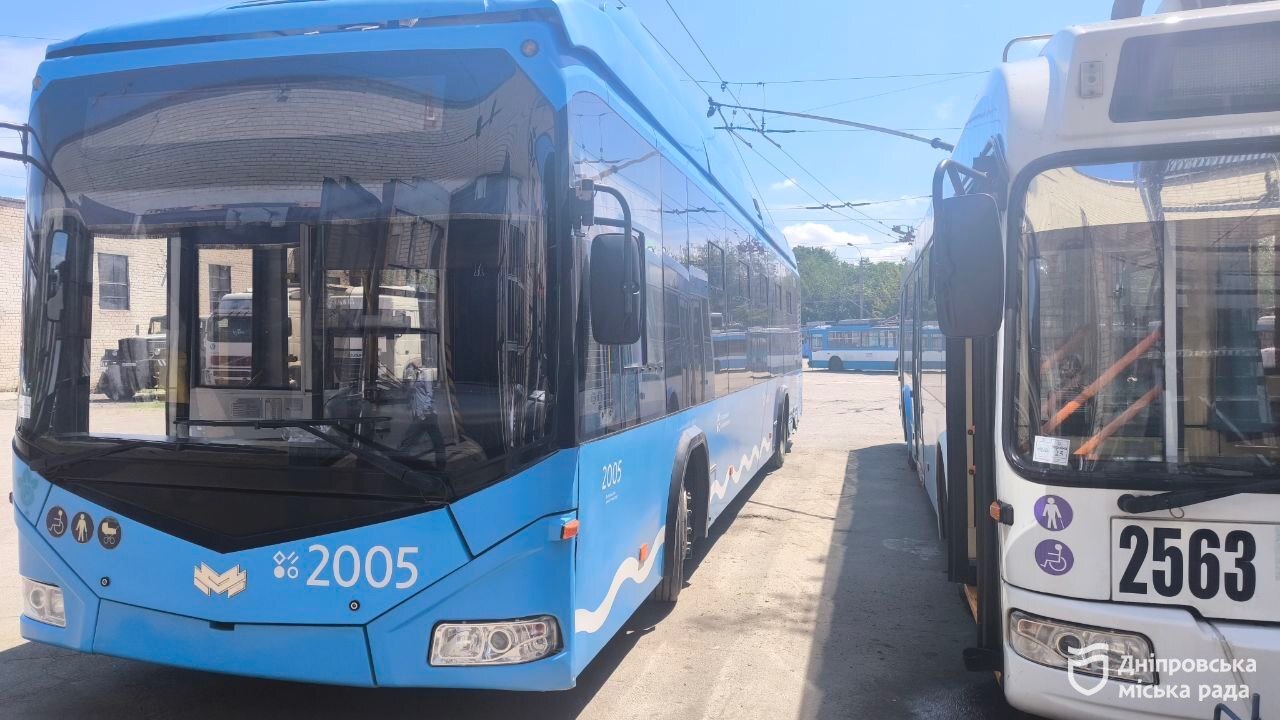 Підготовка транспорту до зими у Дніпрі - 21.10.2025