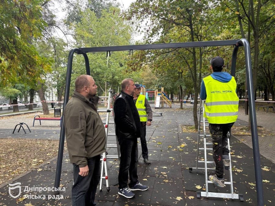 Сквер Героїв: за дорученням Бориса Філатова ремонт дитячого та інклюзивного майданчиків у Дніпрі 2.10.2025